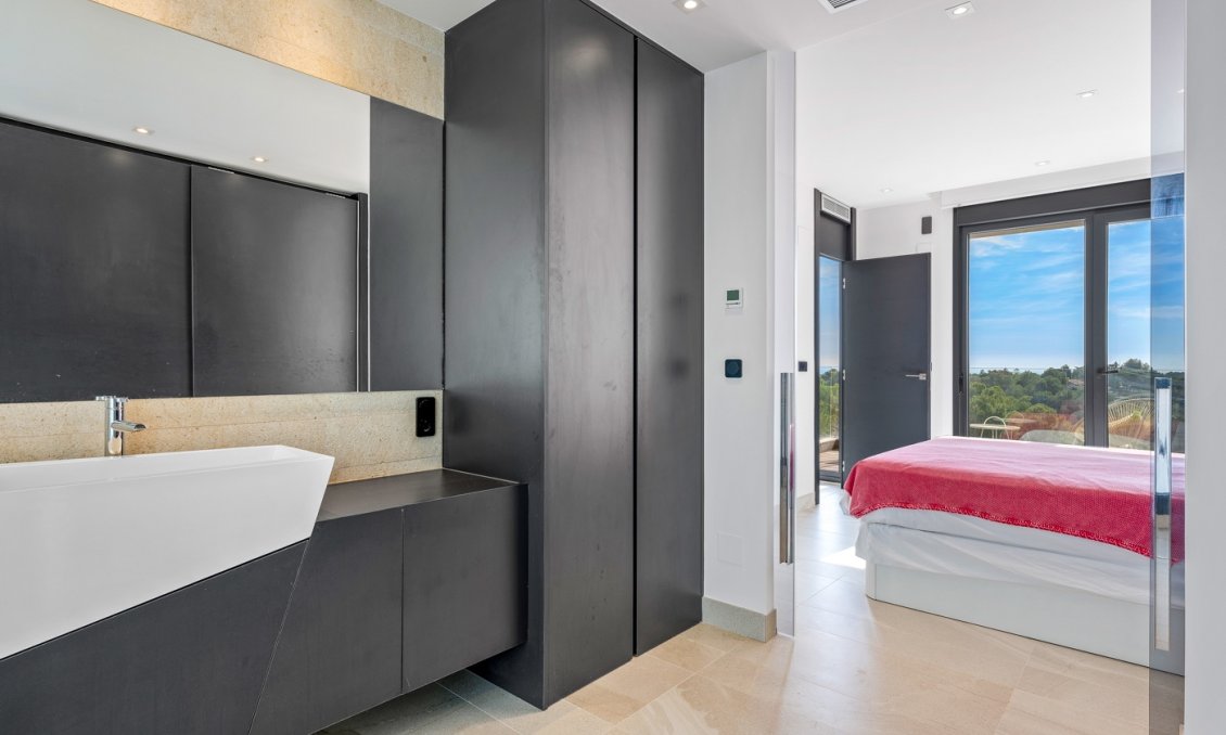 Resale - Villa -
Orihuela Costa - Costa Blanca