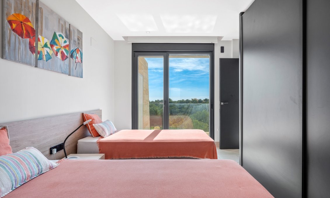 Resale - Villa -
Orihuela Costa - Costa Blanca