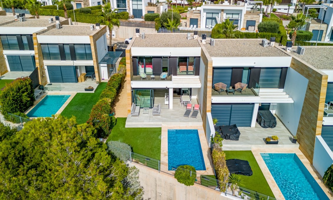 Resale - Villa -
Orihuela Costa - Costa Blanca