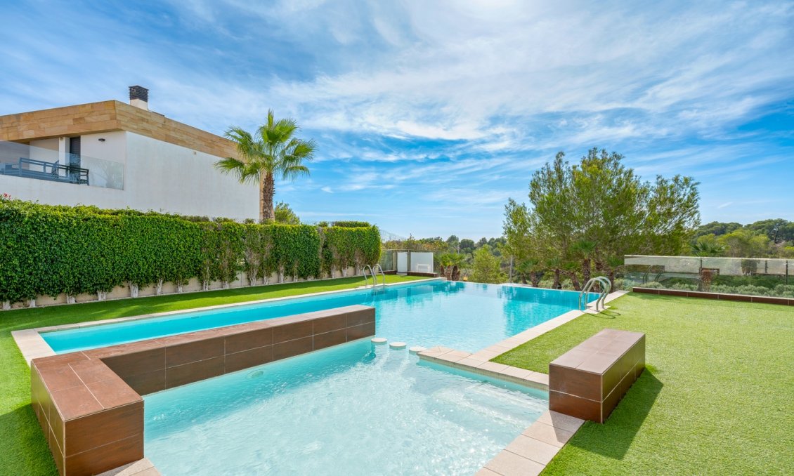 Resale - Villa -
Orihuela Costa - Costa Blanca