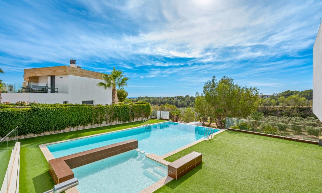 Resale - Villa -
Orihuela Costa - Costa Blanca