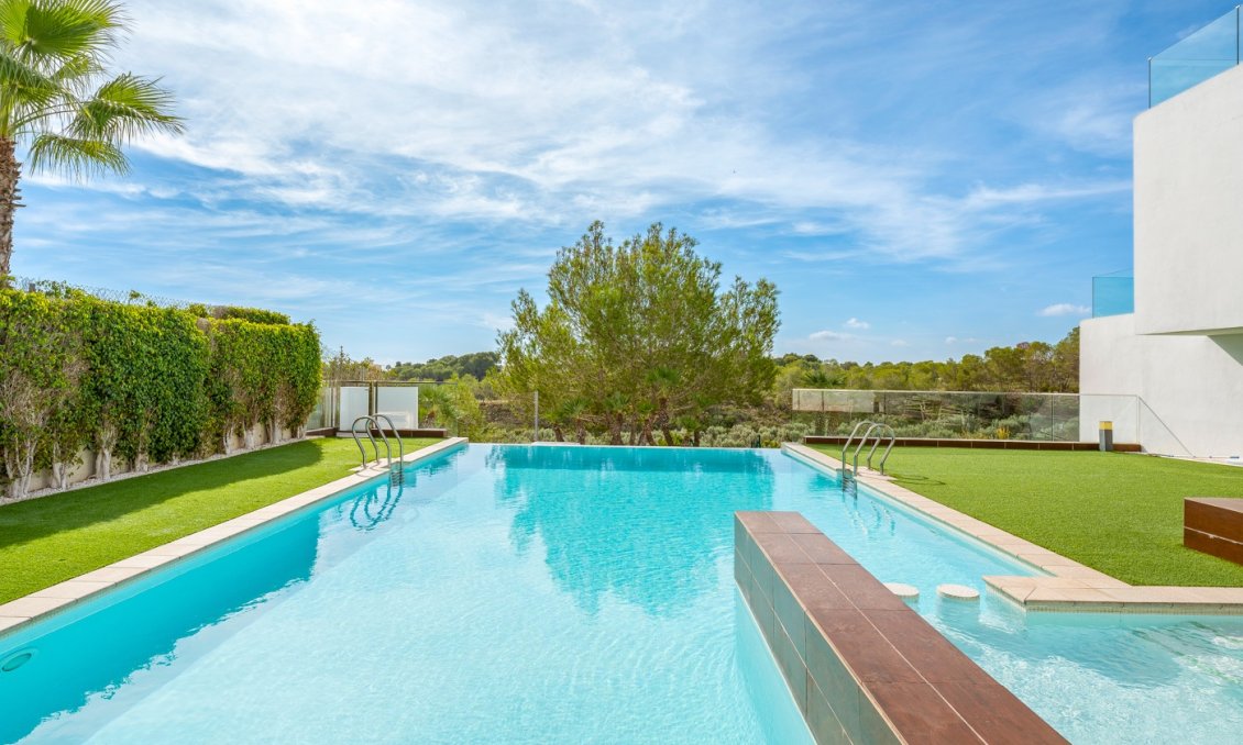 Resale - Villa -
Orihuela Costa - Costa Blanca