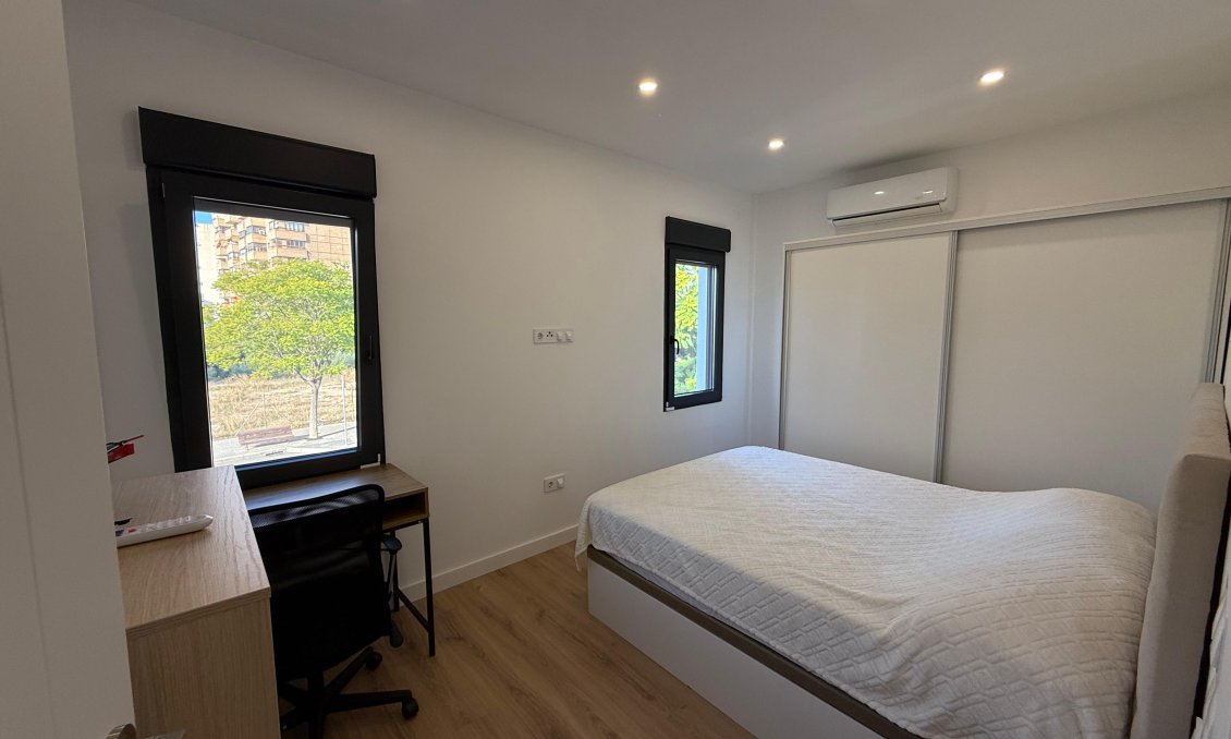 Revânzare - Town House -
Benidorm - Costa Blanca