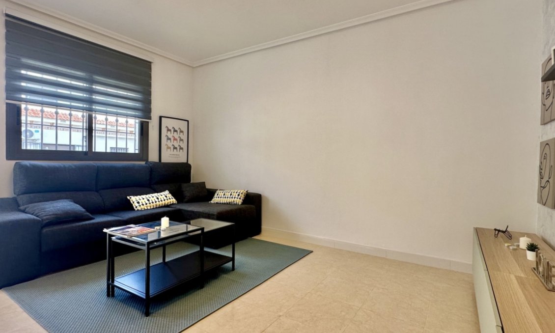 Wiederverkauf - Town House -
San Miguel de Salinas - Inland