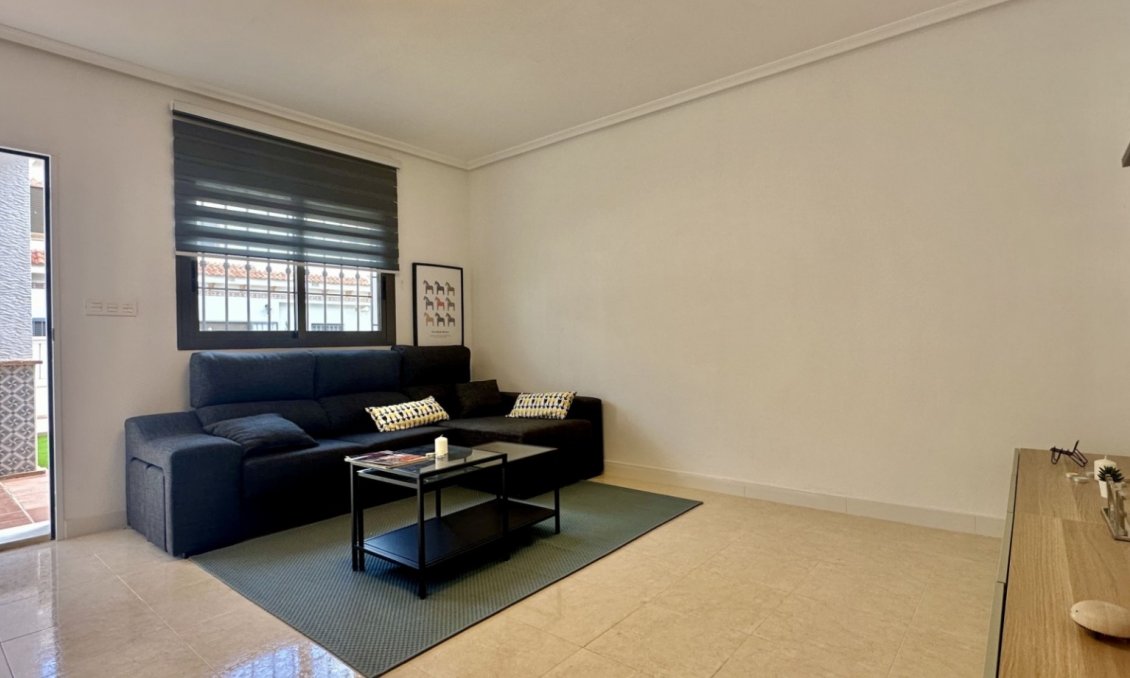 Wiederverkauf - Town House -
San Miguel de Salinas - Inland