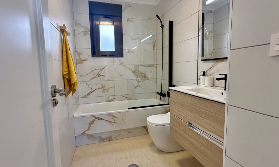 Wiederverkauf - Town House -
San Miguel de Salinas - Inland