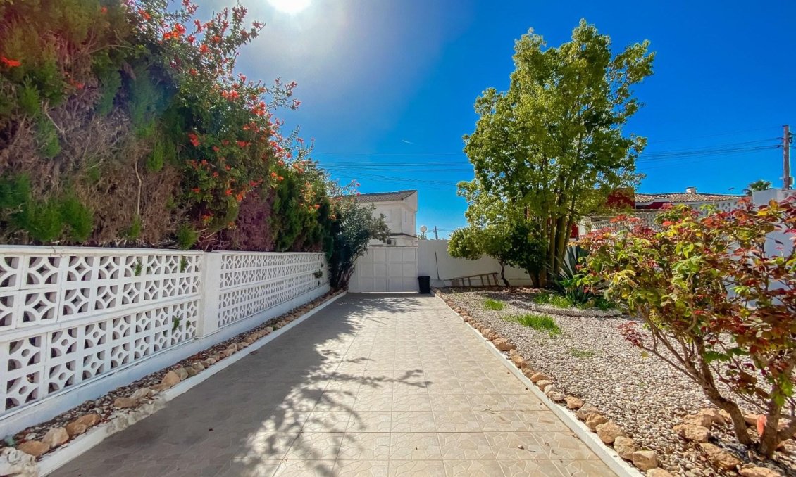 Wiederverkauf - Villa -
Torrevieja - Costa Blanca
