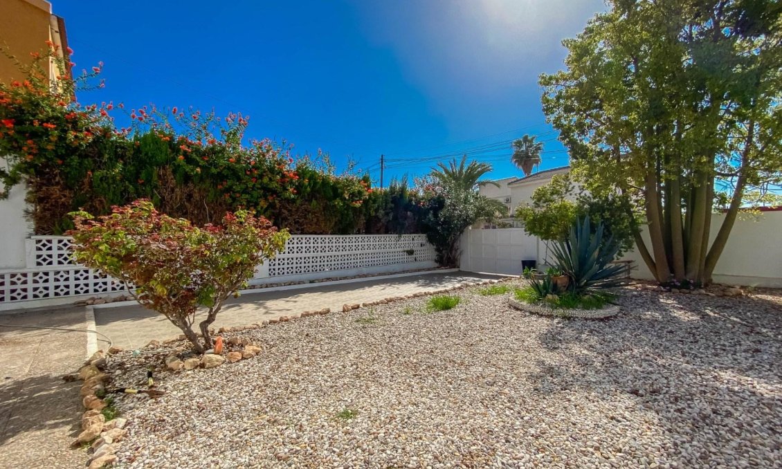 Wiederverkauf - Villa -
Torrevieja - Costa Blanca