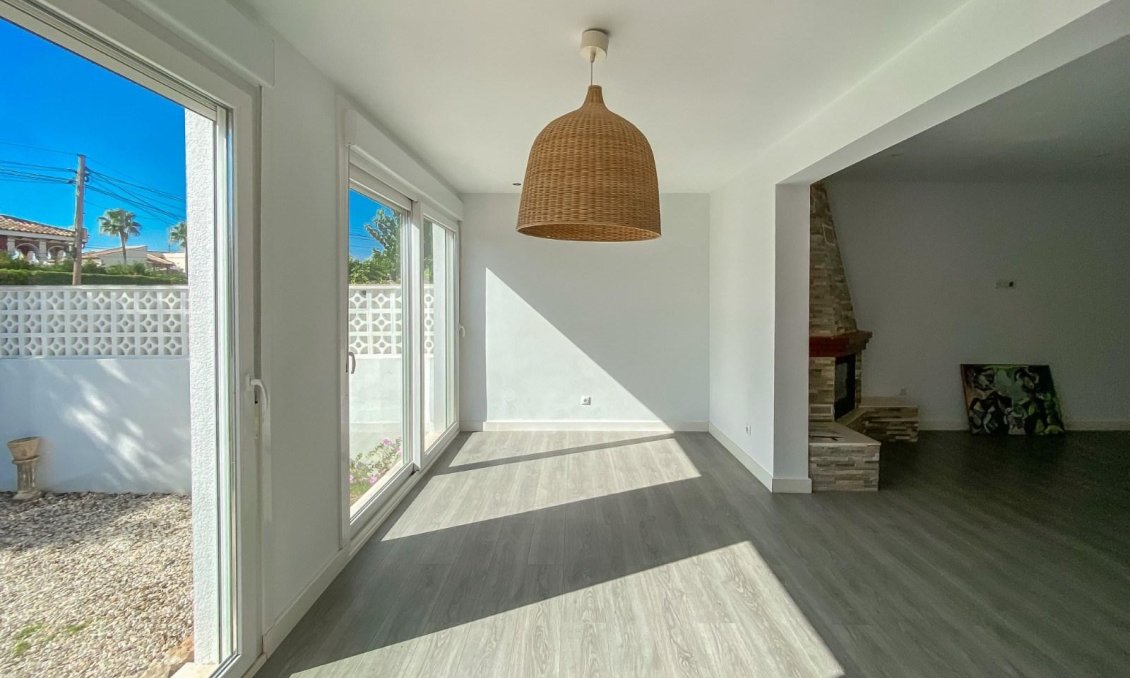 Wiederverkauf - Villa -
Torrevieja - Costa Blanca