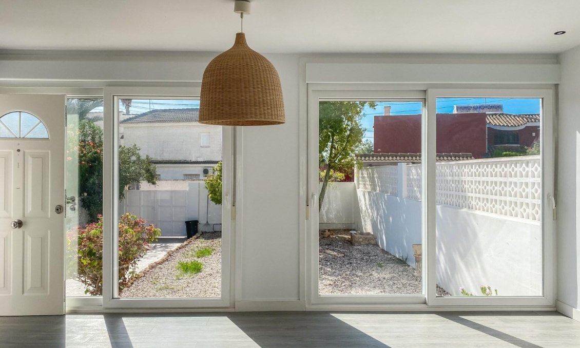 Wiederverkauf - Villa -
Torrevieja - Costa Blanca