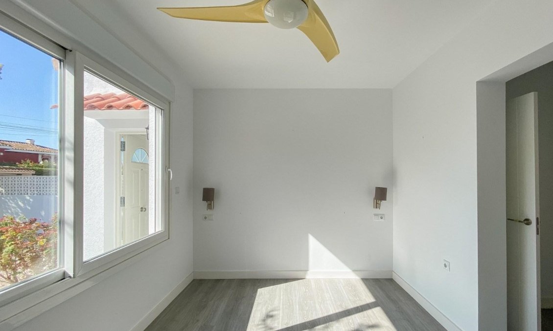 Wiederverkauf - Villa -
Torrevieja - Costa Blanca