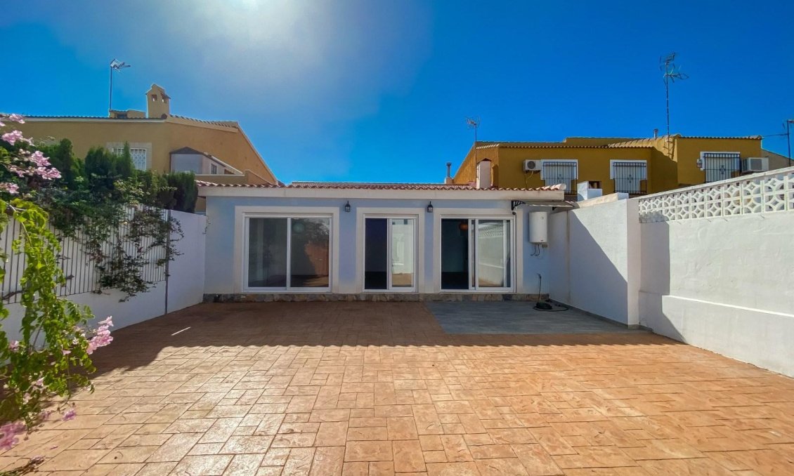 Wiederverkauf - Villa -
Torrevieja - Costa Blanca