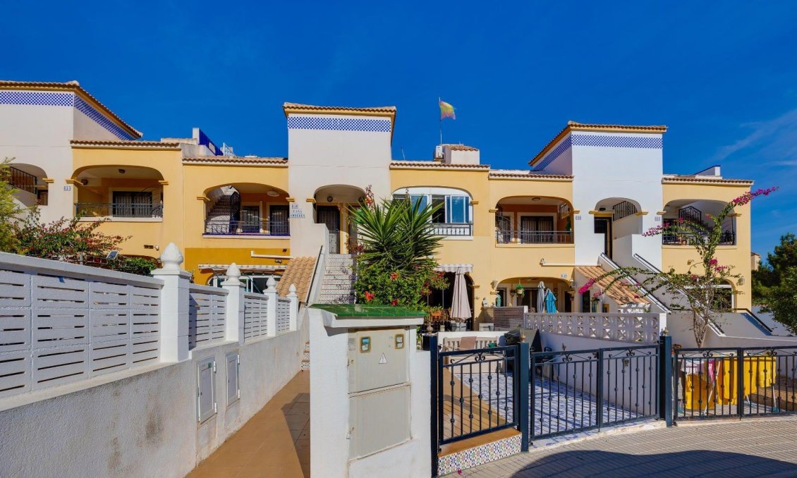 Resale - Bungalow -
Orihuela Costa - Los Altos