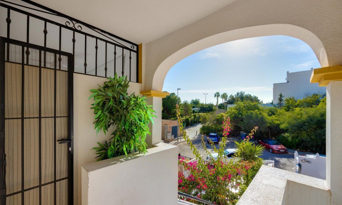 Resale - Bungalow -
Orihuela Costa - Los Altos