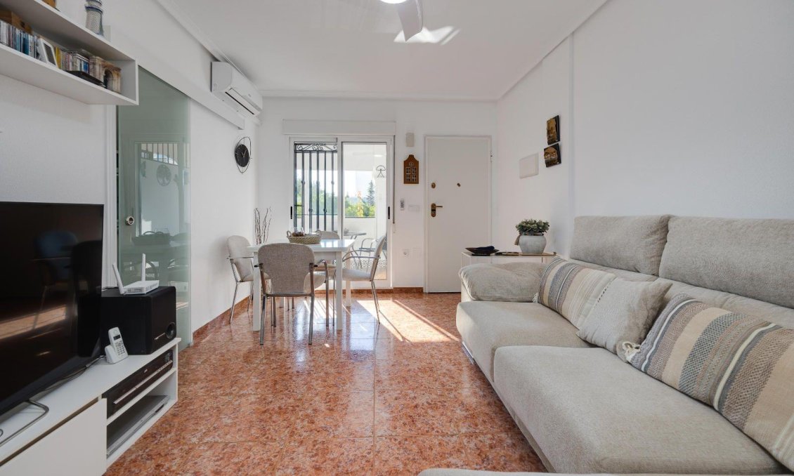 Resale - Bungalow -
Orihuela Costa - Los Altos