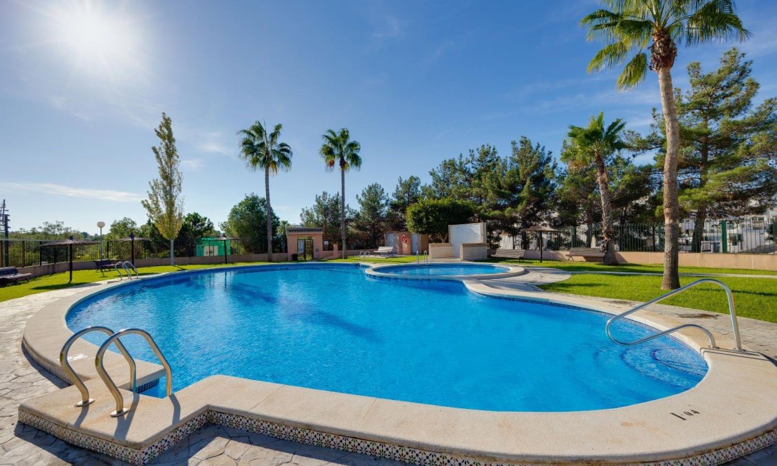 Resale - Bungalow -
Orihuela Costa - Los Altos