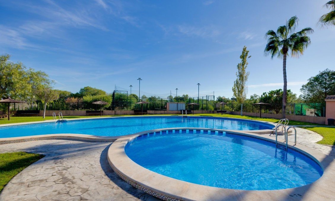 Resale - Bungalow -
Orihuela Costa - Los Altos