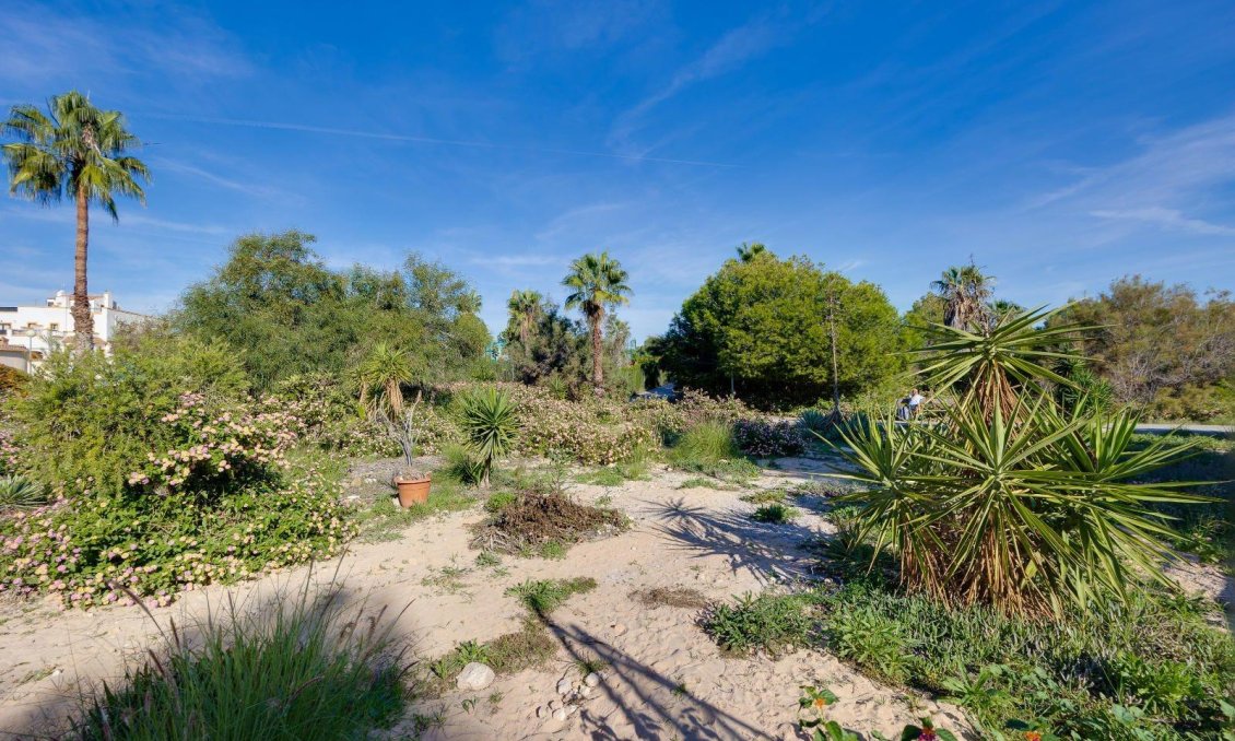 Resale - Bungalow -
Orihuela Costa - Los Altos