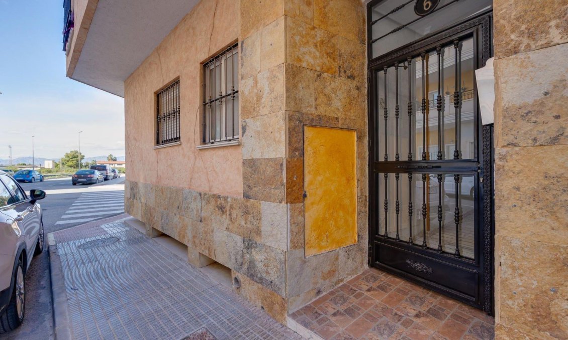 Resale - Penthouse -
Almoradí - Parque De La U
