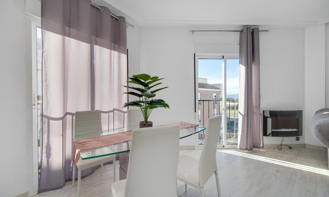 Resale - Penthouse -
Almoradí - Parque De La U