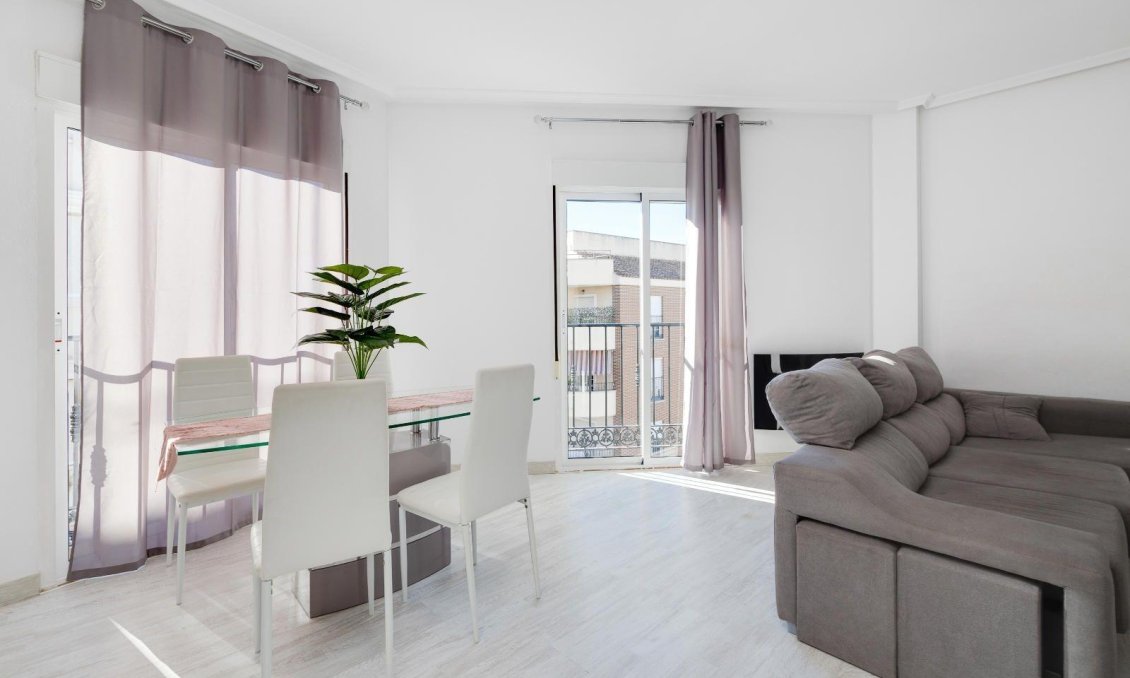 Resale - Penthouse -
Almoradí - Parque De La U