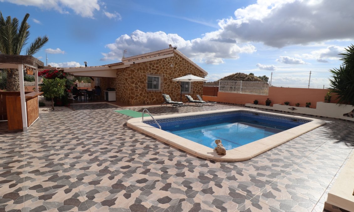 Resale - Villa -
Fortuna - Inland