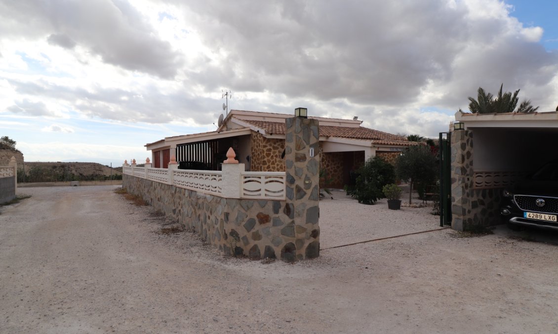 Resale - Villa -
Fortuna - Inland