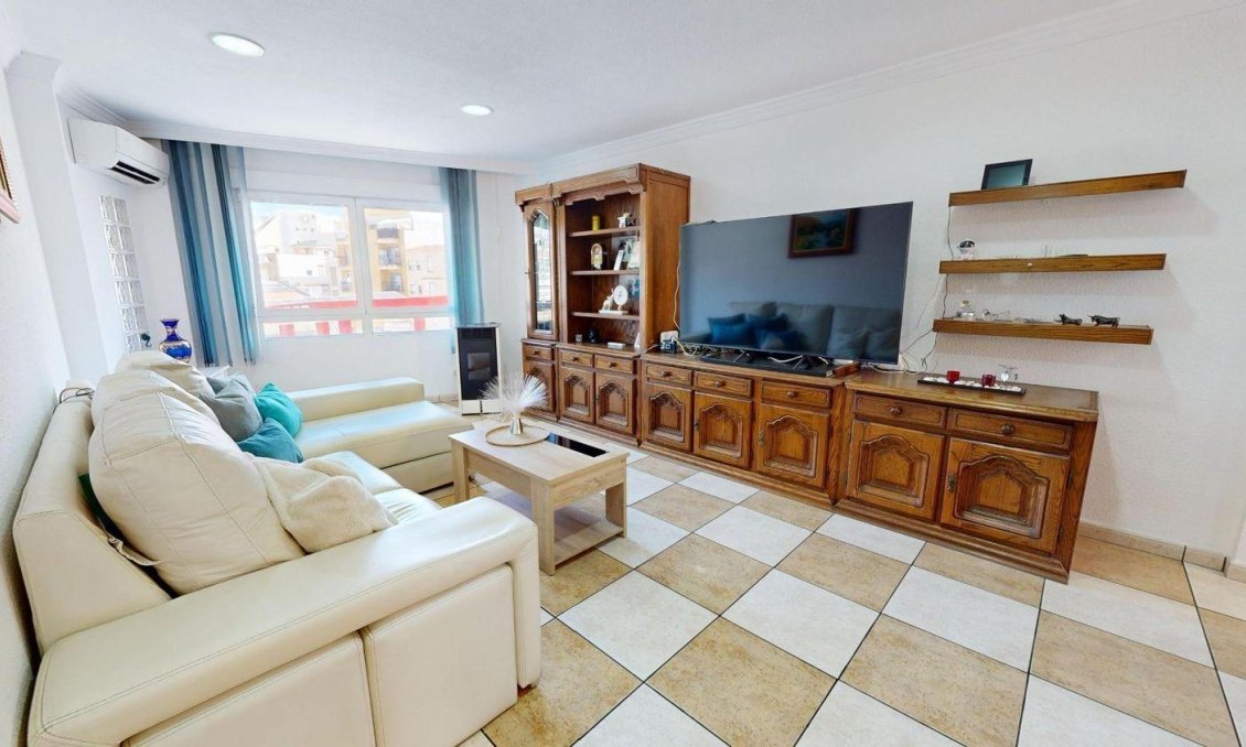 Resale - Apartment -
Torrevieja - Puerto Deportivo