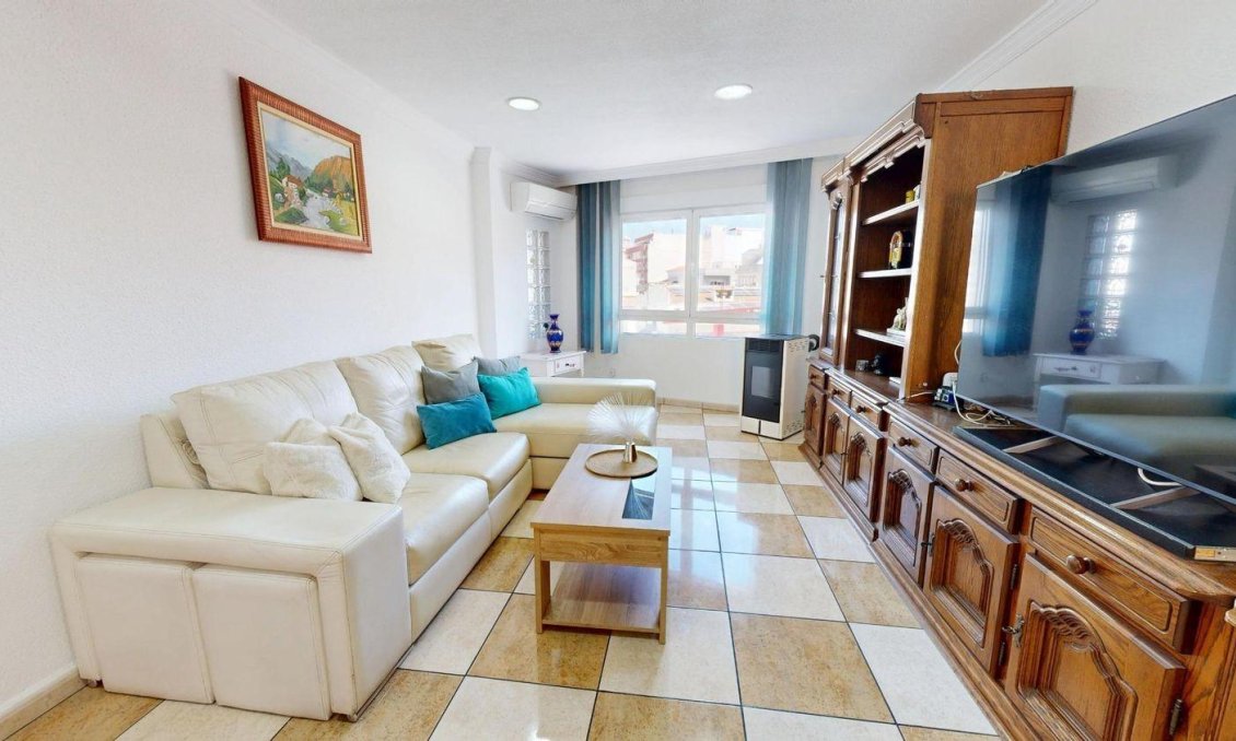 Resale - Apartment -
Torrevieja - Puerto Deportivo