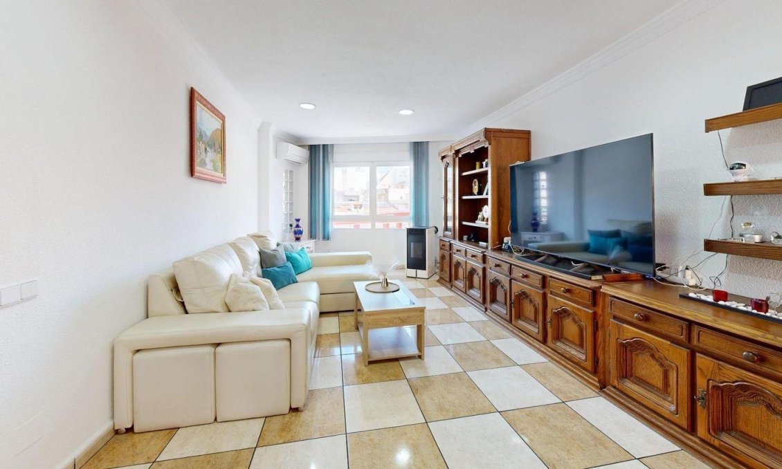 Resale - Apartment -
Torrevieja - Puerto Deportivo
