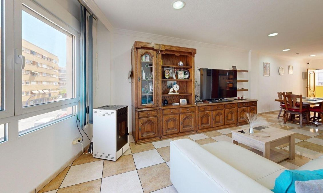 Resale - Apartment -
Torrevieja - Puerto Deportivo