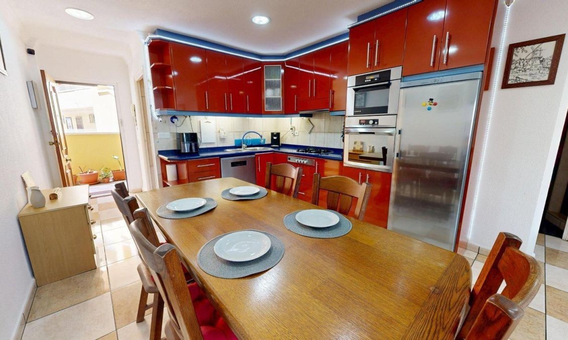 Resale - Apartment -
Torrevieja - Puerto Deportivo