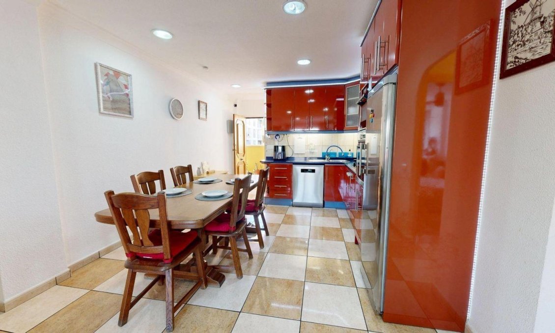 Resale - Apartment -
Torrevieja - Puerto Deportivo