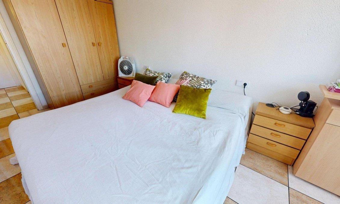 Resale - Apartment -
Torrevieja - Puerto Deportivo