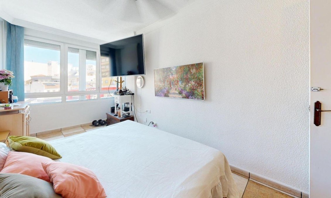 Resale - Apartment -
Torrevieja - Puerto Deportivo