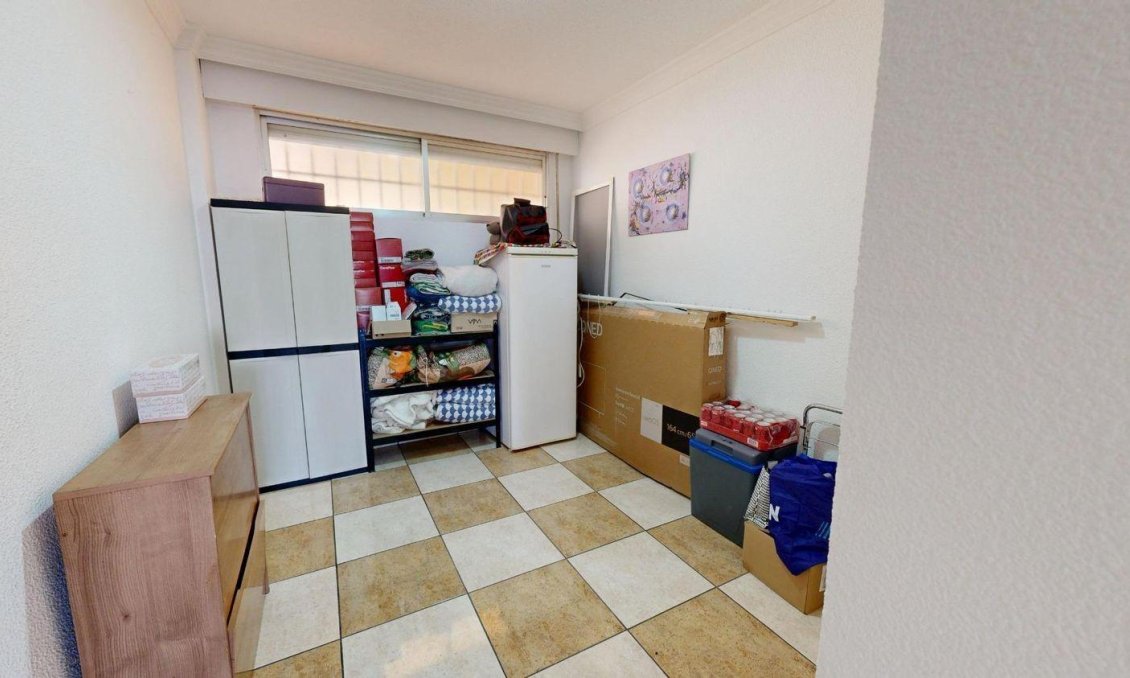 Resale - Apartment -
Torrevieja - Puerto Deportivo