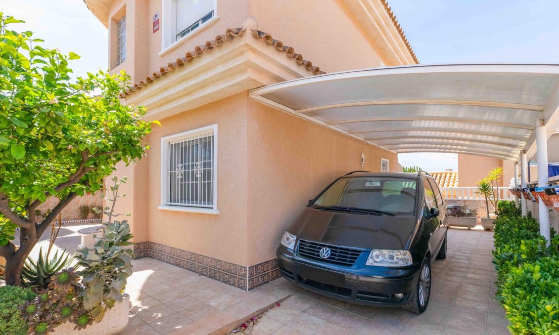 Resale - Villa -
Orihuela Costa - Punta Prima