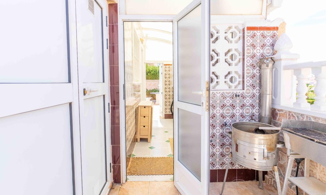 Resale - Villa -
Orihuela Costa - Punta Prima