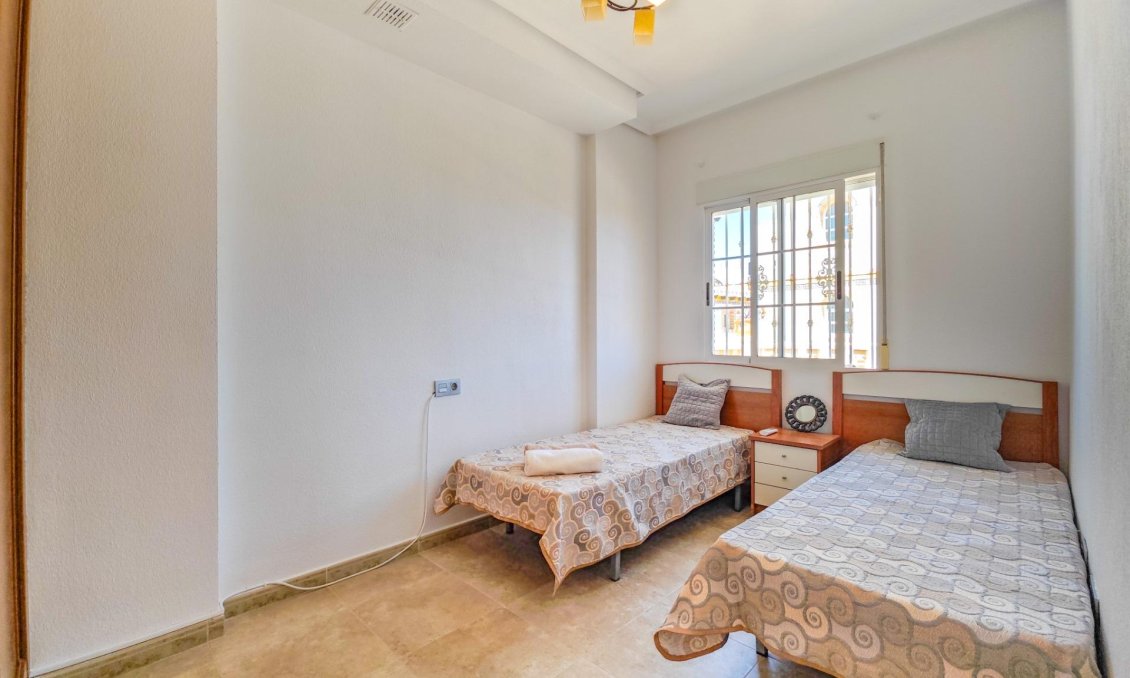 Resale - Villa -
Torrevieja - La Mata