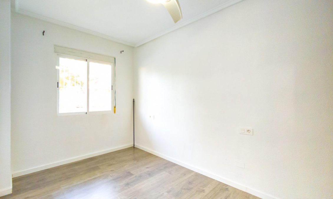 Wiederverkauf - Wohnung -
Torrevieja