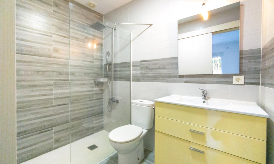 Wiederverkauf - Wohnung -
Torrevieja