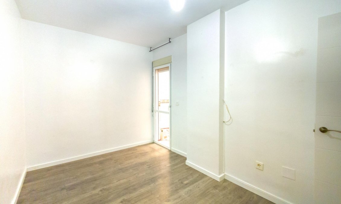 Wiederverkauf - Wohnung -
Torrevieja