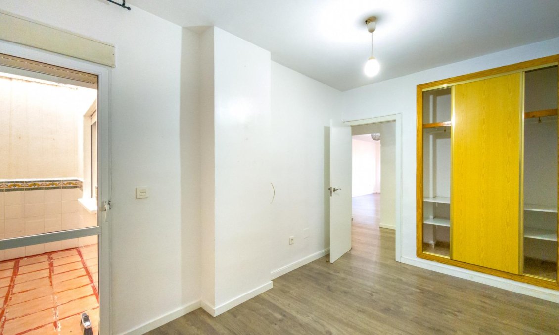 Wiederverkauf - Wohnung -
Torrevieja