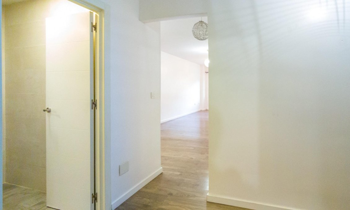 Wiederverkauf - Wohnung -
Torrevieja