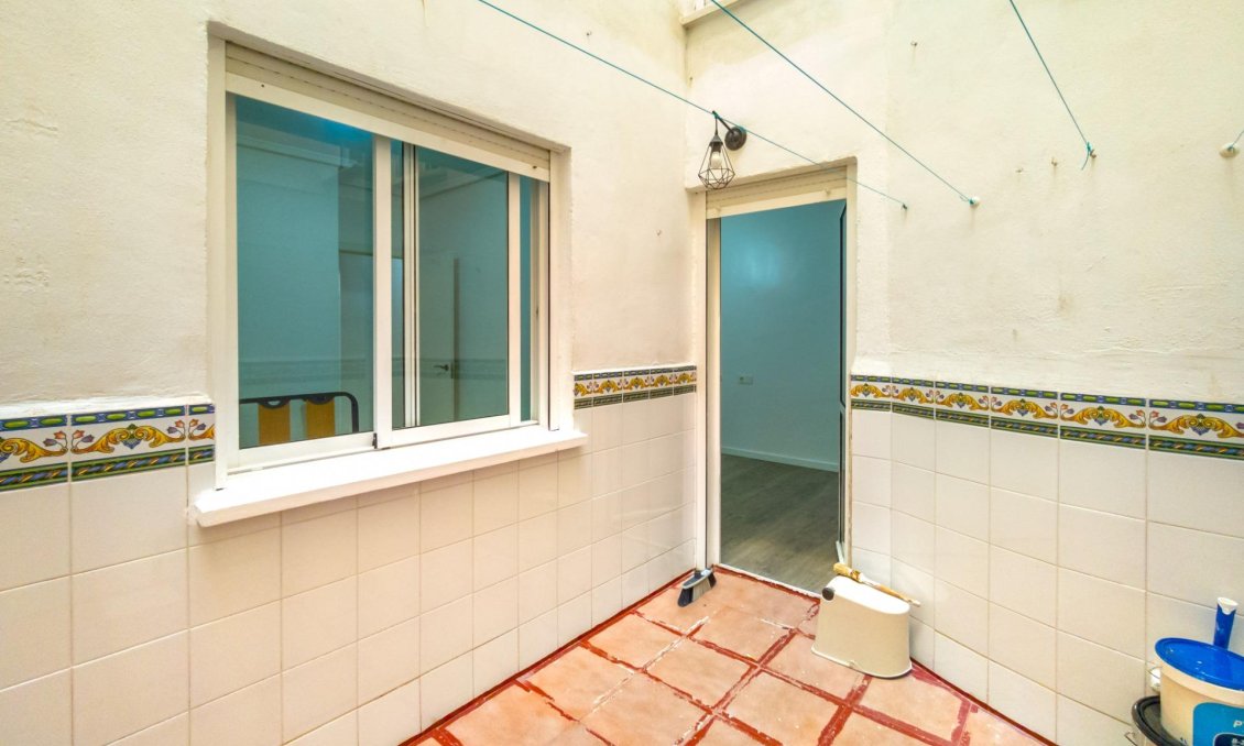 Wiederverkauf - Wohnung -
Torrevieja