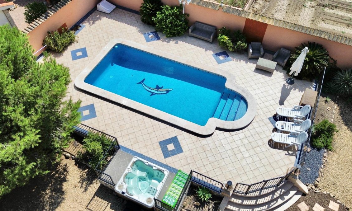 Resale - Villa -
Dolores - Cmno. Escorredor