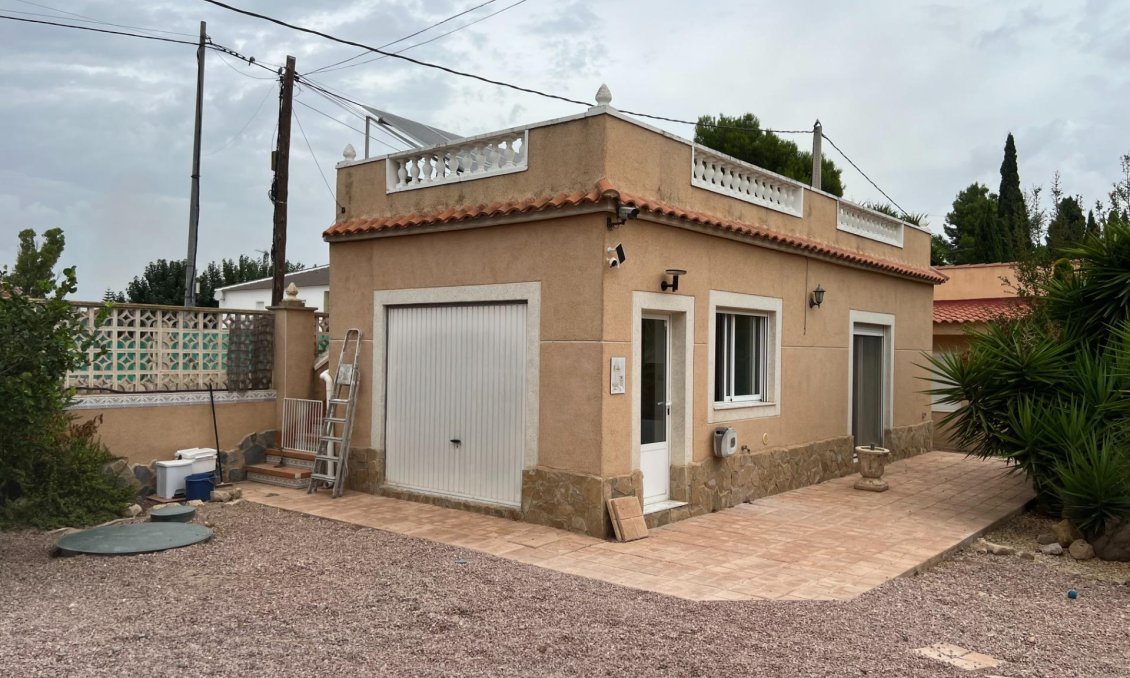 Resale - Villa -
Dolores - Cmno. Escorredor