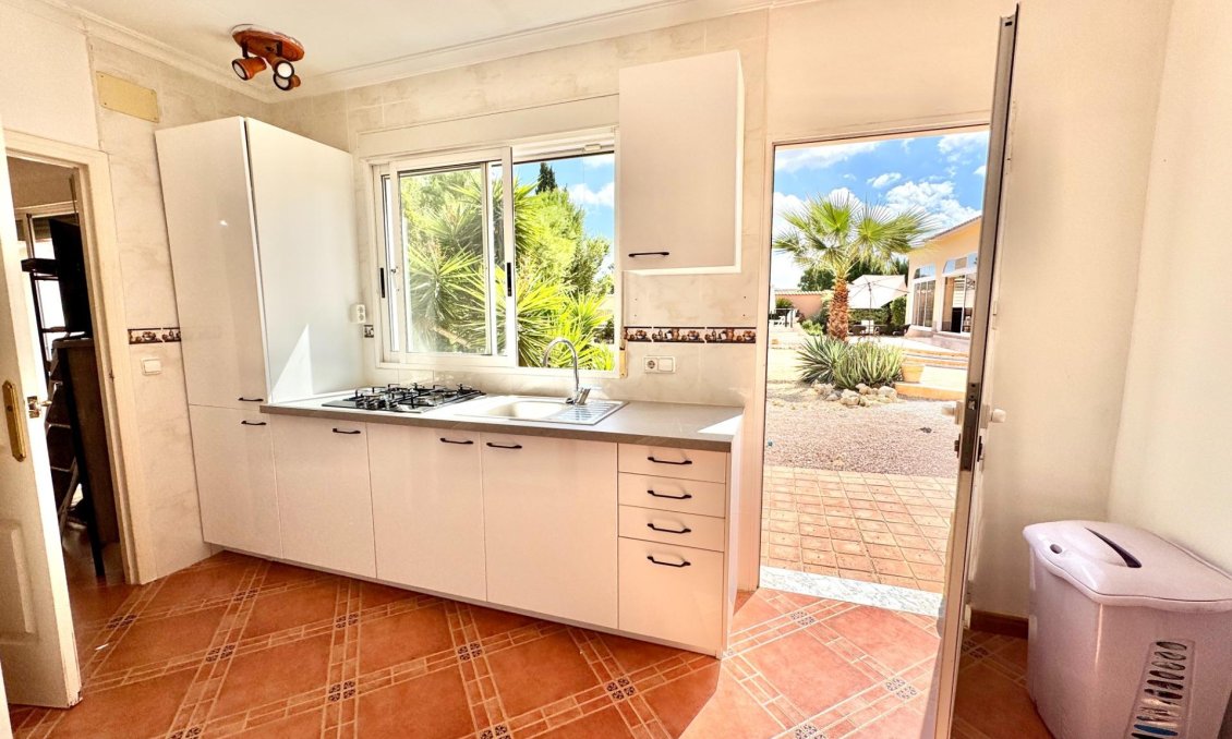 Resale - Villa -
Dolores - Cmno. Escorredor