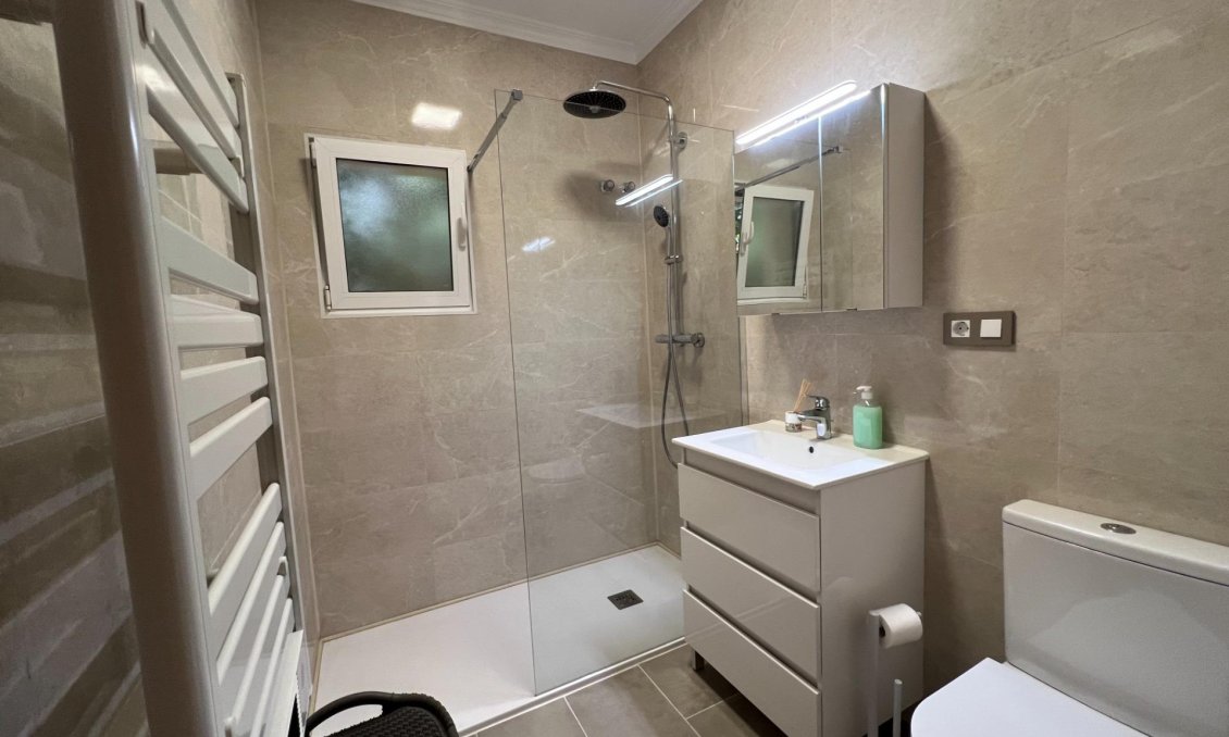 Resale - Villa -
Dolores - Cmno. Escorredor