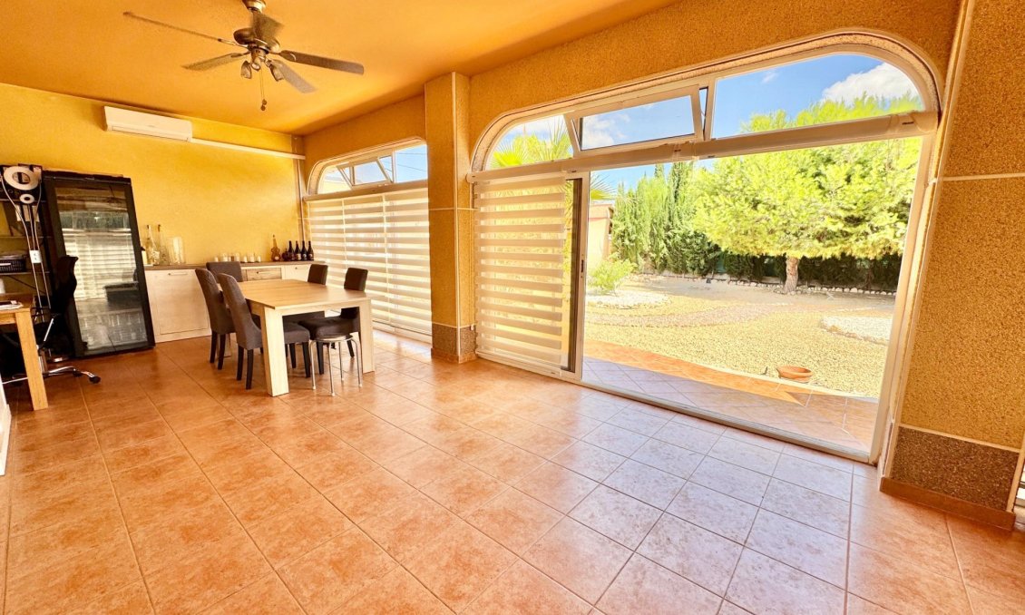 Resale - Villa -
Dolores - Cmno. Escorredor